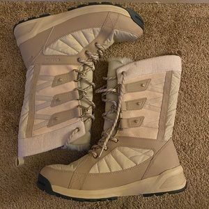 Women’s Columbia Snow Boots Size 11